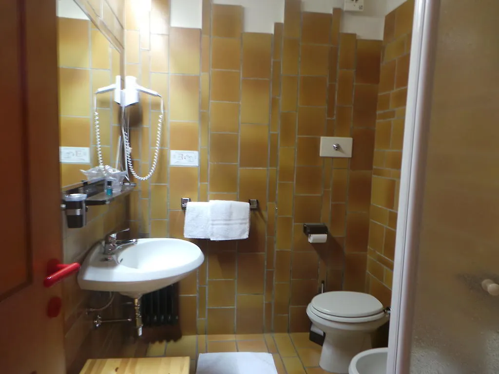 Hotel Corona Branzi