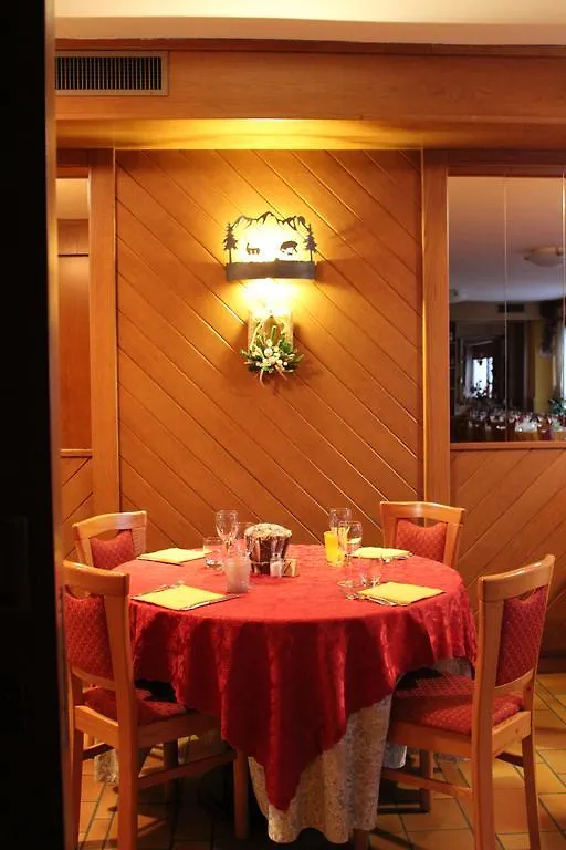 Hotel Corona Branzi