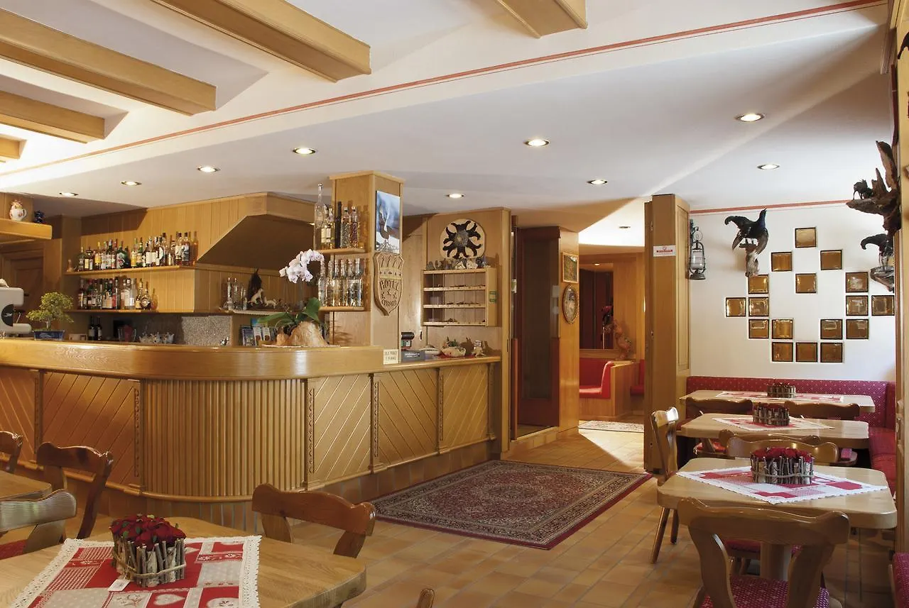 Hotel Corona Branzi Italia